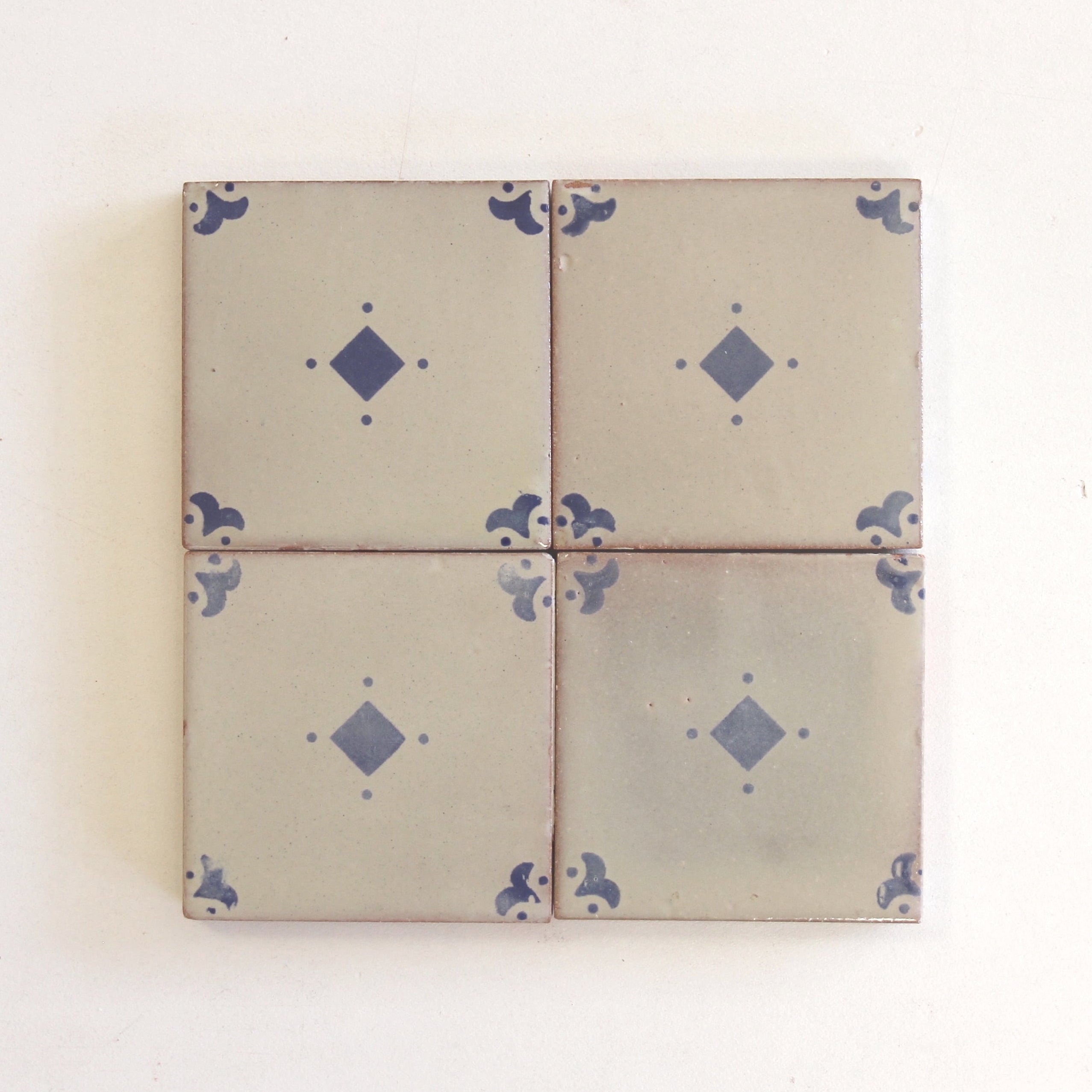 EZMANO1010 Caja Azul