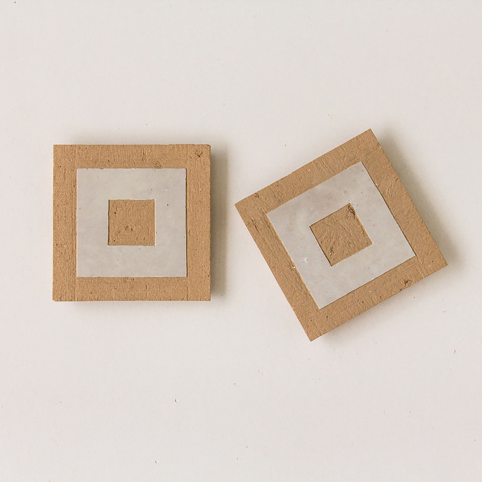 EZR1010 Zellige Cubo with Dust Insert