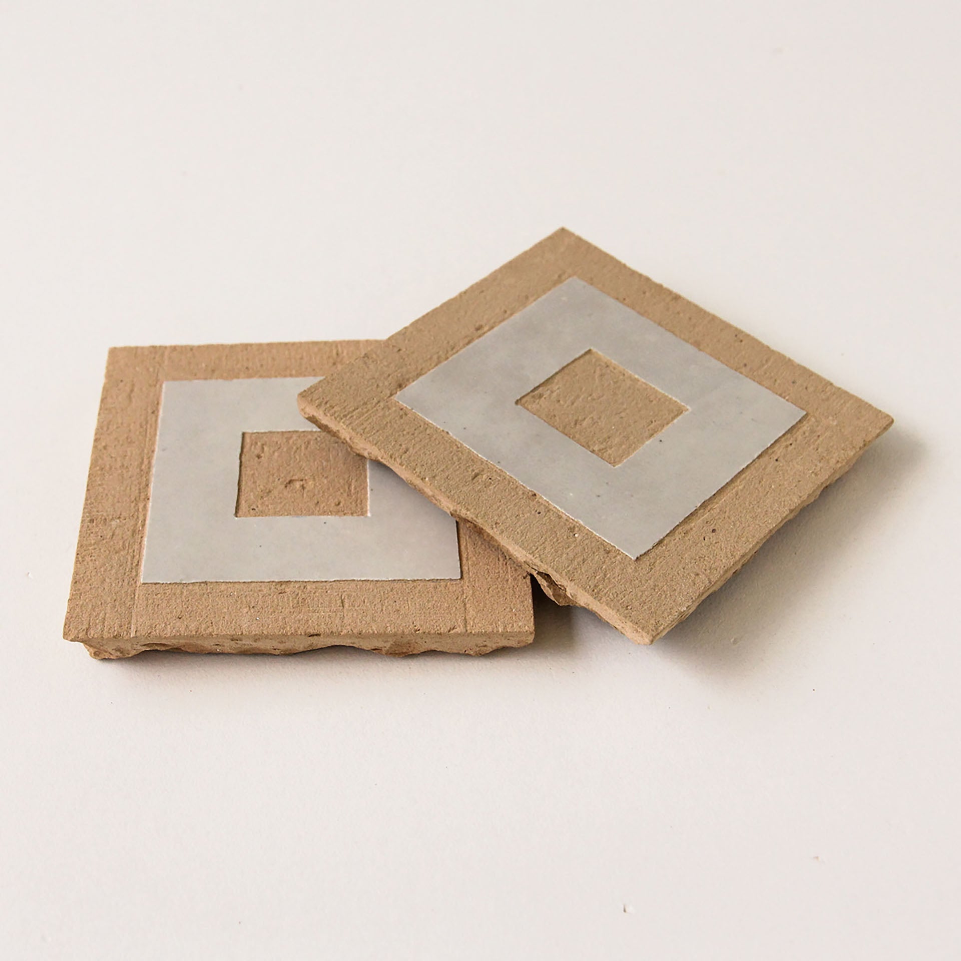 EZR1010 Zellige Cubo with Dust Insert